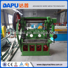 Making expanded metal mesh machine