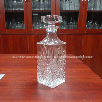 800ml 750ml different size embossed glass whiskey decanters for sale