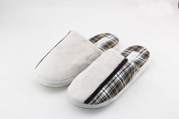 Mens spliced check mule slippers