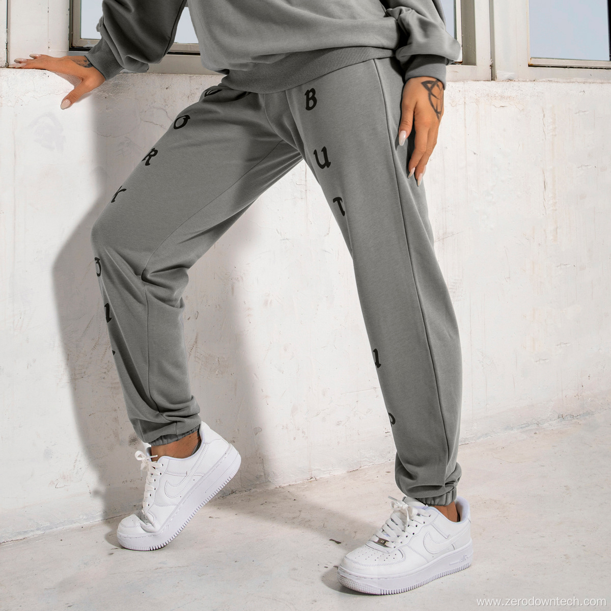 loose and thin leisure footwear sports trousers