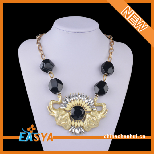 Bijoux collier pierres noires 2014