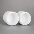 huidverzorging verpakking witte plastic cosmetische potten