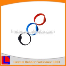 custom with high quality colored silicone thin rubber bracelets