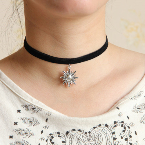 MYLOVE short velvet choker with sun pendant wholesale MLJL08