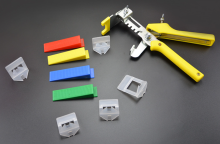 Solid base of tile leveler