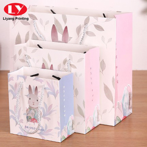 Lovely Christmas Paper Gift Packing Bag With Handle