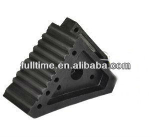 Rubber wheel chocks with handle