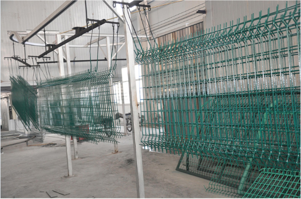 powder coating of fence 