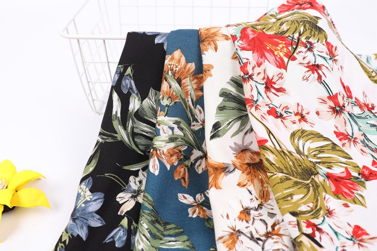 Guldleverantörer 100 rayon japansk moss crepe tryckt tyg för klänningar