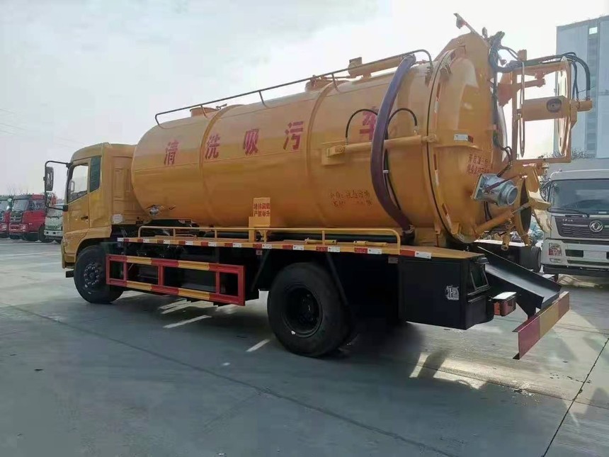 Photos of sewage suction and sanitation vehicles