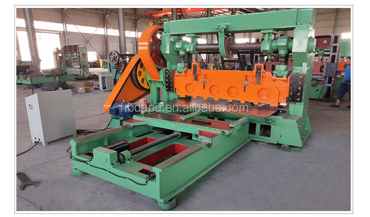 Heavy duty expanded metal mesh fence machine