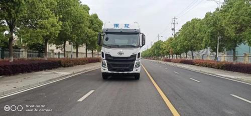 Dongfeng Liuqi 6x2 trak suapan pukal