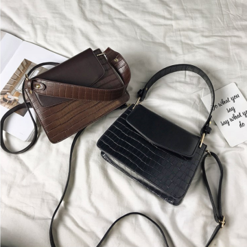 Vintage crocodile grain handbag shoulder bag