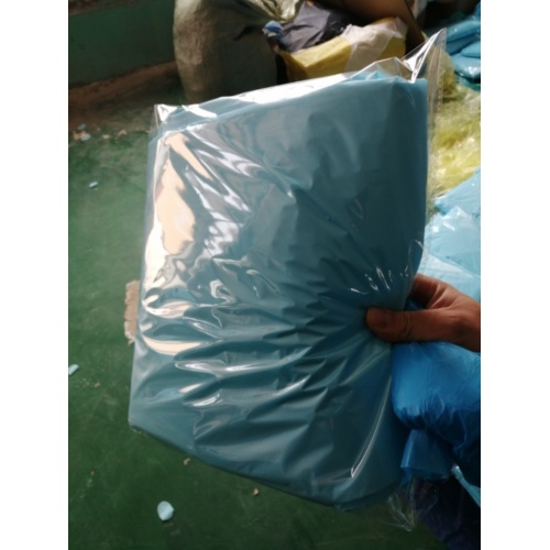 Robes de protection pour usage civil Robe d&#39;isolement jetable imperméable anti-poussière du fabricant à prix compétitif