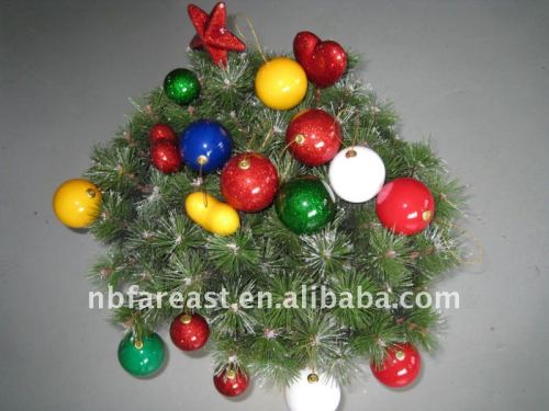 xmas tree with ball