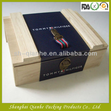 Exquisite wooden box for packaging socks