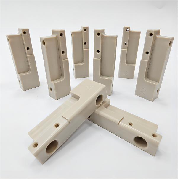OEMカスタマイズ高精度のピーク型フライス加工部品8 OEM Customization High Precision PEEK Shaped Milling Machining Parts8