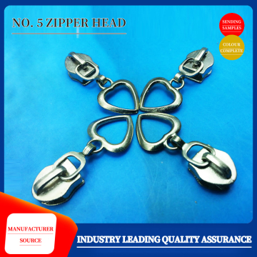 Peach Heart Zipper Head