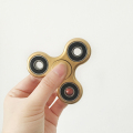 สามเหลี่ยม Fidgets Finger Metallic ปินเนอร์ whosale