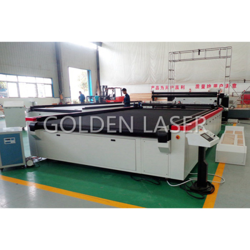 Máquina de corte de tecido dourado Laser com transportador