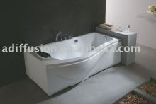very small bathtubs