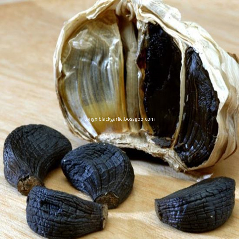 peeled black garlic 