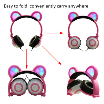 곰 귀가 있는 재미있는 LED 조명 헤드폰