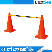 Retractable traffic cone bar