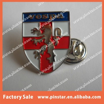 Factory Wholesales Vespa Pin Badge Shield Lapel Pin