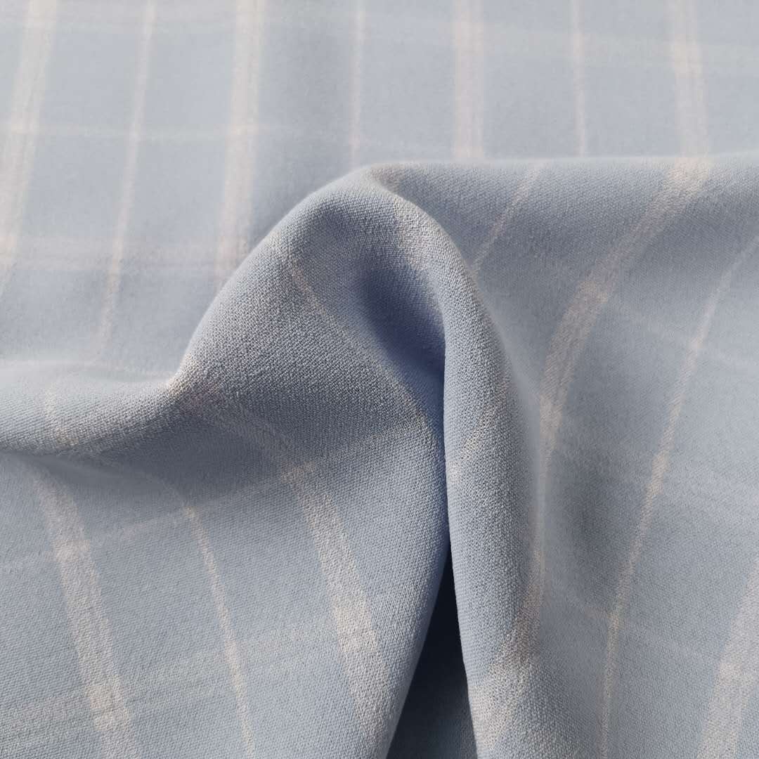 Yarn-dyed polyester fabric soft polyester peacock fleece fabric