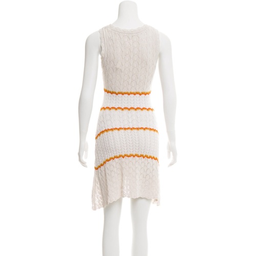 Vente chaude sans manches en tricot festonné crochet robe