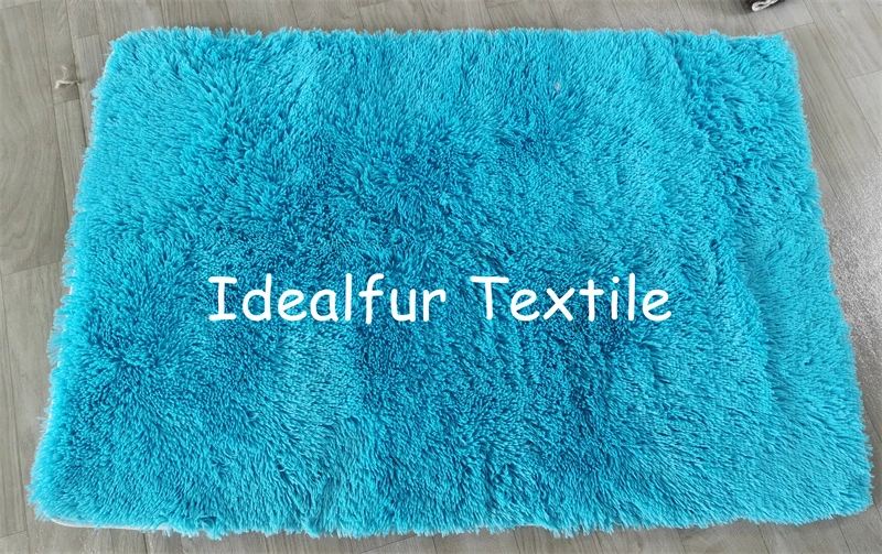 Long Pile PV Fur Carpet with Anti-Slip Plastic Bottom