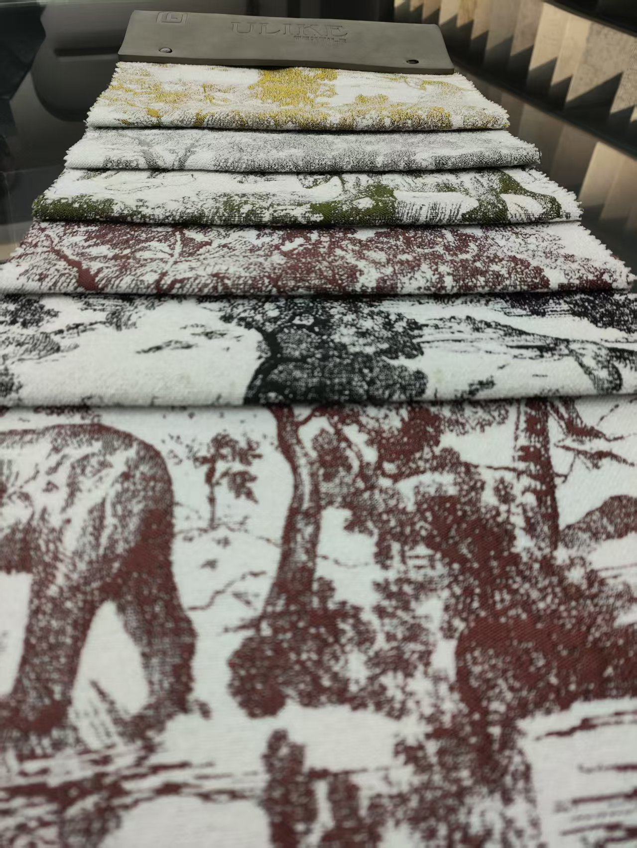 پارچه شنل chenille fabric