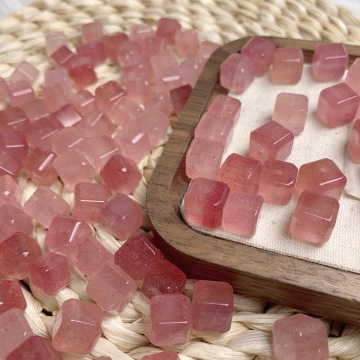 Wholesale Natural Strawberry Crystal Square Shape Gems