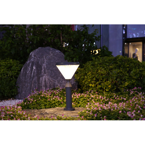 Belle lampe solaire PC résistante aux intempéries pour jardin extérieur