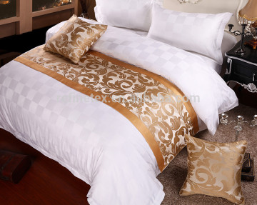 Bed runner / hotel bed runner