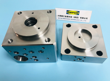 Hydraulic valve block machining