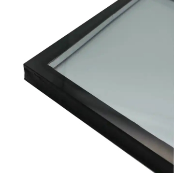 Triple glazed insulated glass for building Windows