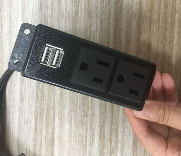 Multiprise 2 prises montées en surface 2 Sockets Surface Mounted Power Strip