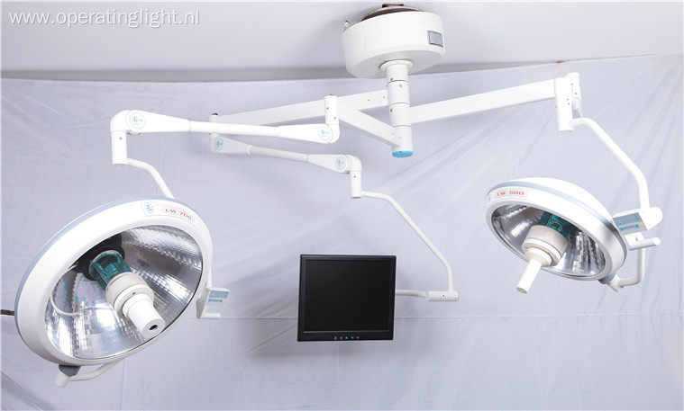 Halogen operation lamp with HD camera system