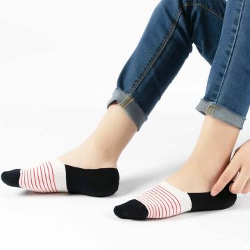 Calcetines de las mujeres a rayas personalizadas coloridas calcetines