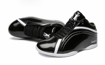 Men Professional basketball shoes male GYM shoes IVERSON combat athletic shoes non-slip basketball sneakers back to the future