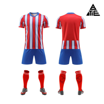 Las camisetas de los jugadores del campo de entrenamiento se secan rápidamente