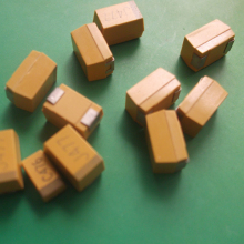 Tantalum Capacitor 6.3V 680uF Chip Capacitor