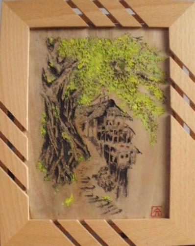 Patung Bambu Berwarna Lukisan