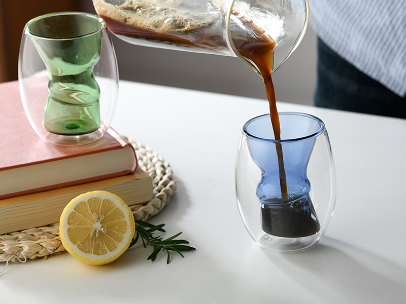 Cupa cu două straturi în formă de potcoavă cu borosilicate înaltă