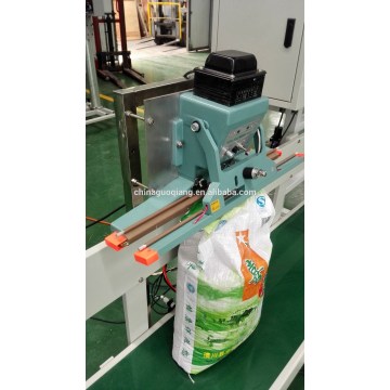 Machine d&#39;emballage semi-automatique de nourriture pour chiens 25 kg