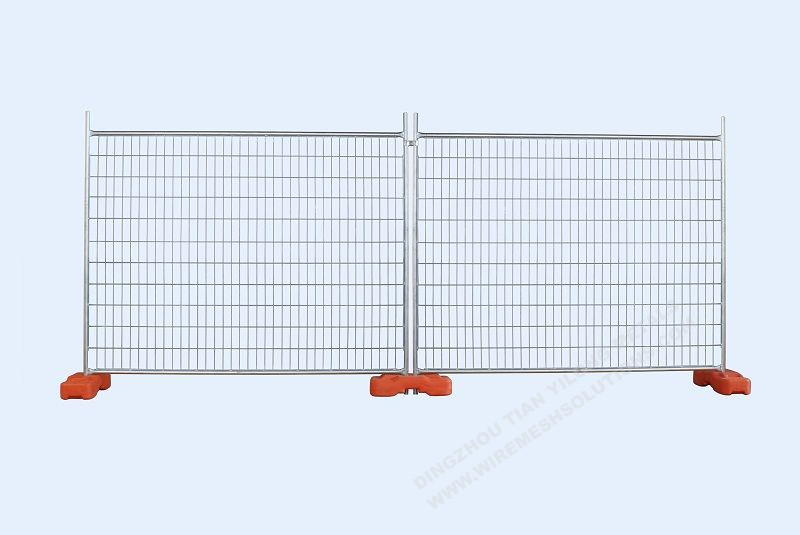 Temporary Fencing With Plastic Concrete Block