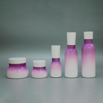 Set di imballaggi cosmetici viola