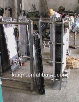 Sanitary plate heat exchanging machine